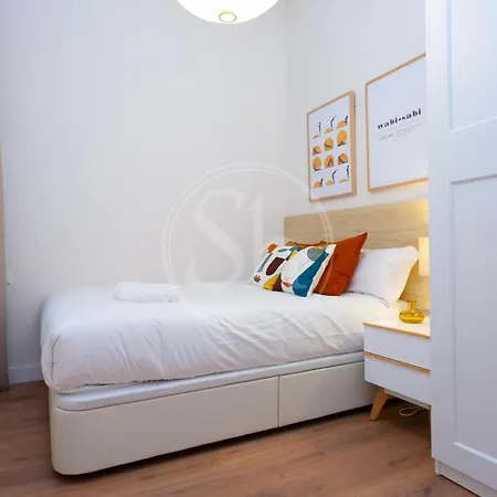 Comodo Piso En Eixample Апартаменты Барселона