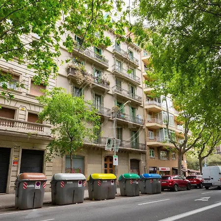 Comodo Piso En Eixample Apartman Barcelona