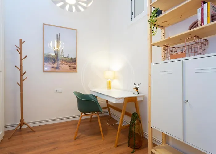 Comodo Piso En Eixample Apartman