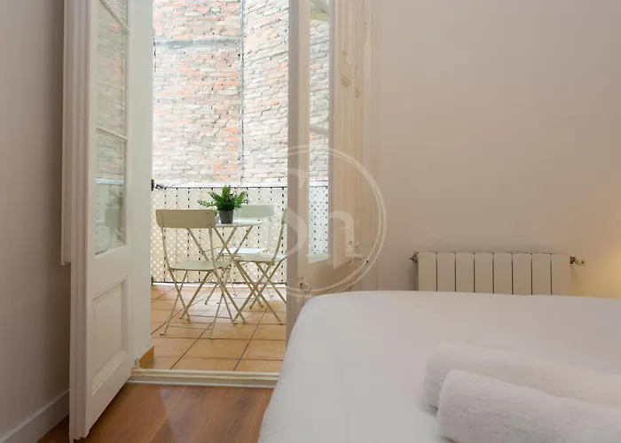 Comodo Piso En Eixample Apartman