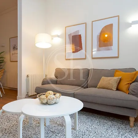 Lägenhet Comodo Piso En Eixample Barcelona